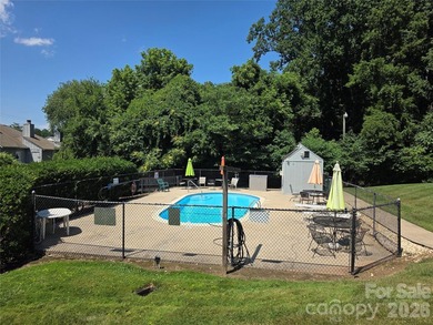 Welcome to this charming townhome in Willow Run! This property - photo 8
