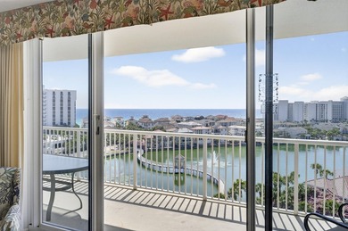 INCREDIBLE VIEWS from this 3 bed/2 bath condo. The oversized - photo 2