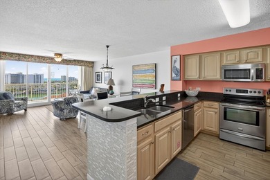 INCREDIBLE VIEWS from this 3 bed/2 bath condo. The oversized - photo 3