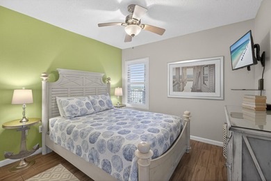 INCREDIBLE VIEWS from this 3 bed/2 bath condo. The oversized - photo 8