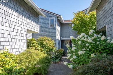 Lake Condo For Sale in Portland, Oregon