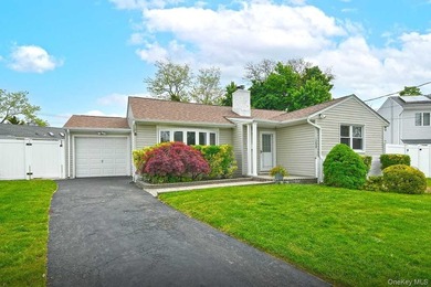 Price Improvement! Welcome to this beautifully maintained home - photo 2