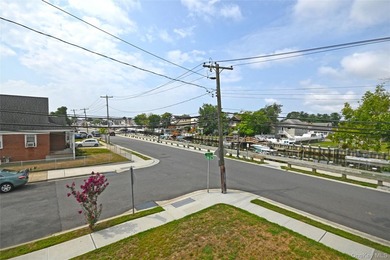 Spacious Waterfront Almost New Construction | 5 Bed | 3 Bath | - photo 6