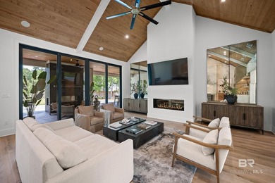 Experience refined luxury in this extraordinary custom estate - photo 6
