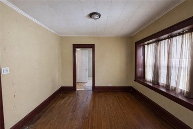Opportunity awaits at 160 Sawyers Street! Now vacant and ready - photo 5
