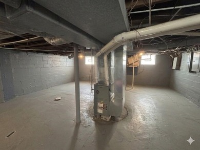 Opportunity awaits at 160 Sawyers Street! Now vacant and ready - photo 6