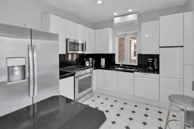 Charming brick single-family home located in the heart of Marine - photo 11