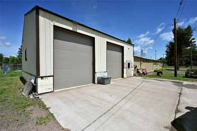 This versatile commercial property has a long-standing history - photo 11
