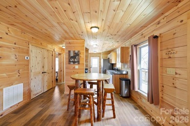 Beautiful cabin oasis tucked away in the gated community of - photo 4