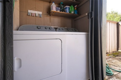 Sunny and spacious end model townhome in Nob Hill Three! Park - photo 14