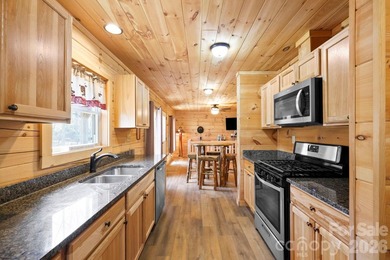 Beautiful cabin oasis tucked away in the gated community of - photo 5