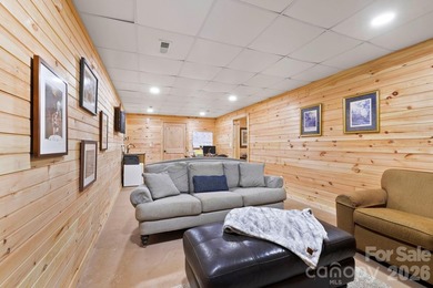 Beautiful cabin oasis tucked away in the gated community of - photo 6