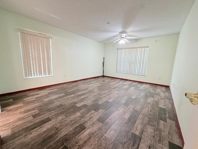 Welcome to this beautifully maintained Port St. Lucie home - photo 18