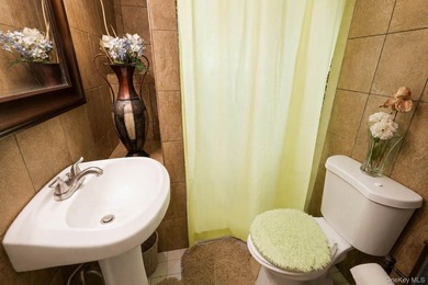 Welcome to this beautifully maintained Expanded Cape nestled in - photo 20