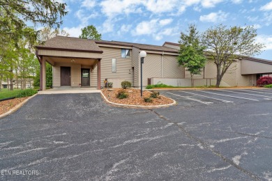 Lake Townhome/Townhouse For Sale in Crossville, Tennessee