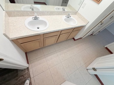 Welcome to this beautifully maintained Port St. Lucie home - photo 21