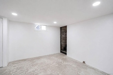 Welcome to this beautifully maintained Expanded Cape nestled in - photo 22