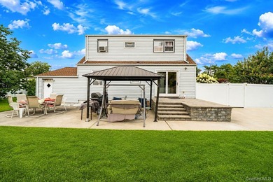 Welcome to this beautifully maintained Expanded Cape nestled in - photo 27