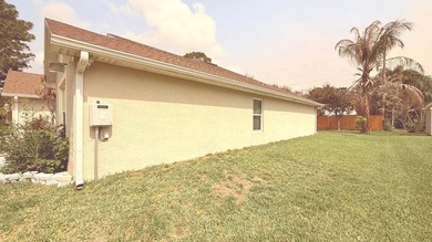 Welcome to this beautifully maintained Port St. Lucie home - photo 33