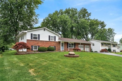 Welcome home to this spacious 3-bedroom, 1.5-bath split-level - photo 3