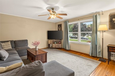 Welcome home to this spacious 3-bedroom, 1.5-bath split-level - photo 9