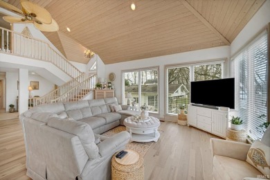LAKEFRONT LIVING at its FINEST in this CUSTOM-BUILT  home! - photo 11