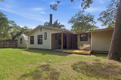 Welcome to your new home! This beautifully remodeled brick home - photo 33
