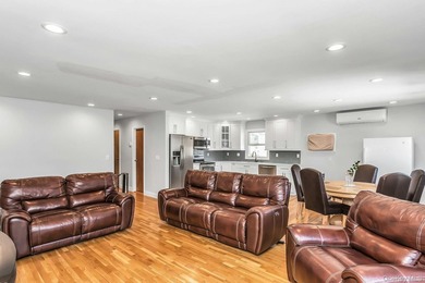Nice! Possible M/D with Proper Permit. 4 Bedroom 2 Bath Hi Ranch - photo 5