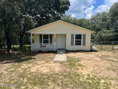 Junior Lake Home For Sale in Interlachen Florida