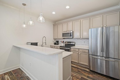 Best deal in Church Street Village! This 3 bedroom, 2.5 bath - photo 2