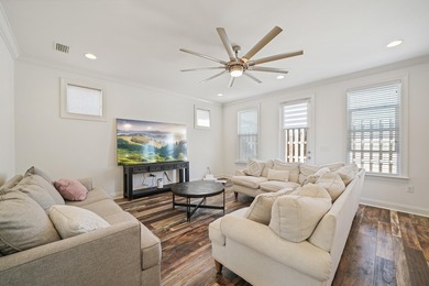 Best deal in Church Street Village! This 3 bedroom, 2.5 bath - photo 4