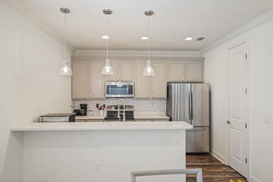 Best deal in Church Street Village! This 3 bedroom, 2.5 bath - photo 8