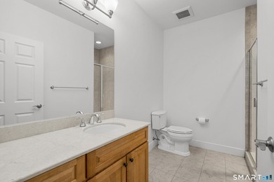 Experience the perfect blend of luxury, convenience, and - photo 28