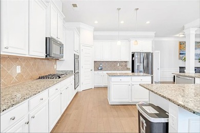 Luxury Living in Crystal Lake Golf & Country Club - A Rare - photo 11