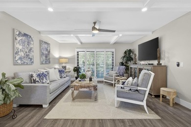 Beautifully fully renovated 2-bedroom, 2-bath condo situated in - photo 17