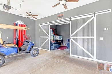 Luxury Living in Crystal Lake Golf & Country Club - A Rare - photo 25