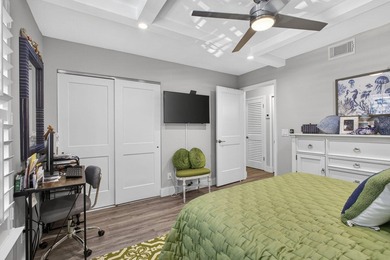 Beautifully fully renovated 2-bedroom, 2-bath condo situated in - photo 28