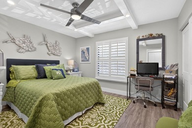 Beautifully fully renovated 2-bedroom, 2-bath condo situated in - photo 29