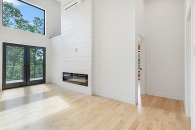 Discover a standout lakeside retreat and investment opportunity - photo 31
