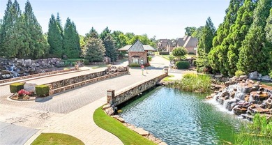 Luxury Living in Crystal Lake Golf & Country Club - A Rare - photo 34
