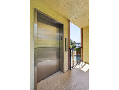Beautifully fully renovated 2-bedroom, 2-bath condo situated in - photo 40