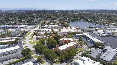 Beautifully fully renovated 2-bedroom, 2-bath condo situated in - photo 44