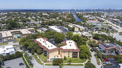 Beautifully fully renovated 2-bedroom, 2-bath condo situated in - photo 47
