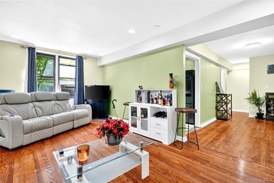This tremendous 915 sq. ft. true 2BR co-op is situated on a - photo 1