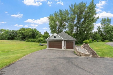 Welcome to an extraordinary custom-built estate where luxury - photo 5