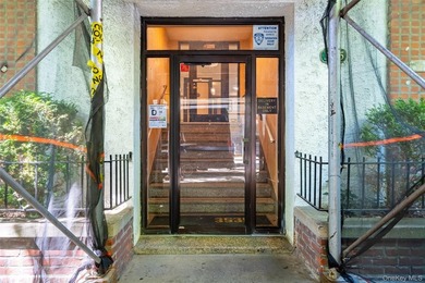 This tremendous 915 sq. ft. true 2BR co-op is situated on a - photo 6