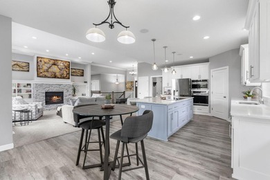 Welcome to an extraordinary custom-built estate where luxury - photo 6