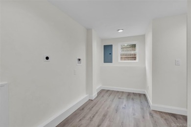 Move right into this updated 3-bedroom, 2-bathroom, Split style - photo 13