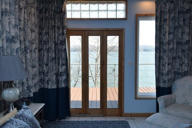 Located on the main channel of Lake Guntersville, this stunning - photo 13