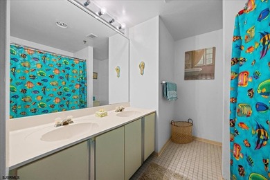 Welcome to luxury living at its finest in this stunning 25-floor - photo 14